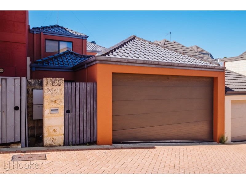 6 Flagstaff Lane, East Perth WA 6004
