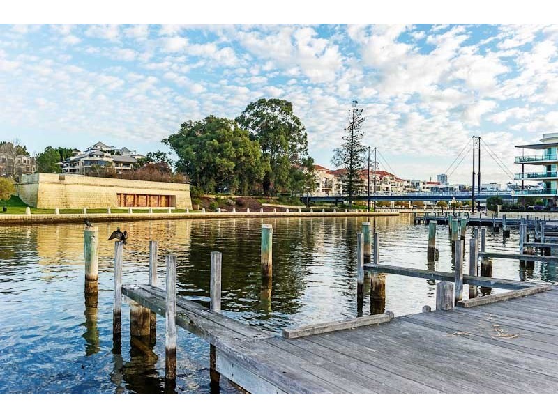 6 Flagstaff Lane, East Perth WA 6004