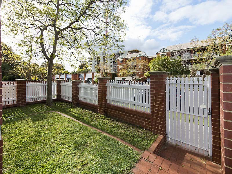 2/55 Wellington Street, East Perth WA 6004