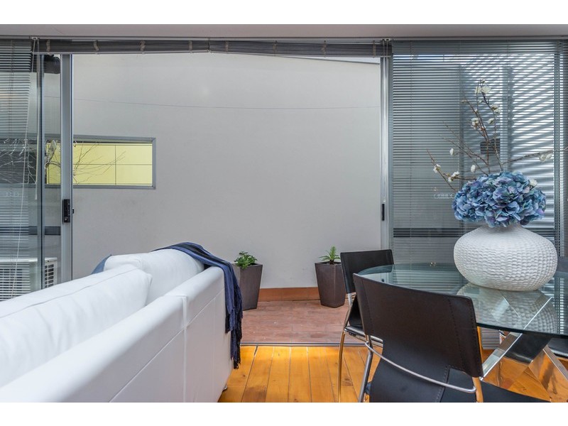 1 Little Saunders Street, East Perth WA 6004