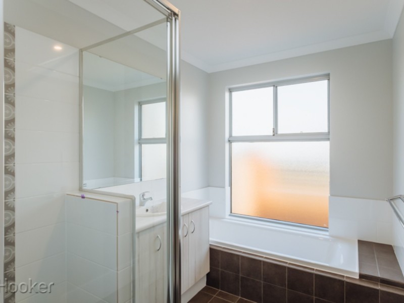 15 Bindarri Grove, Wandi WA 6167