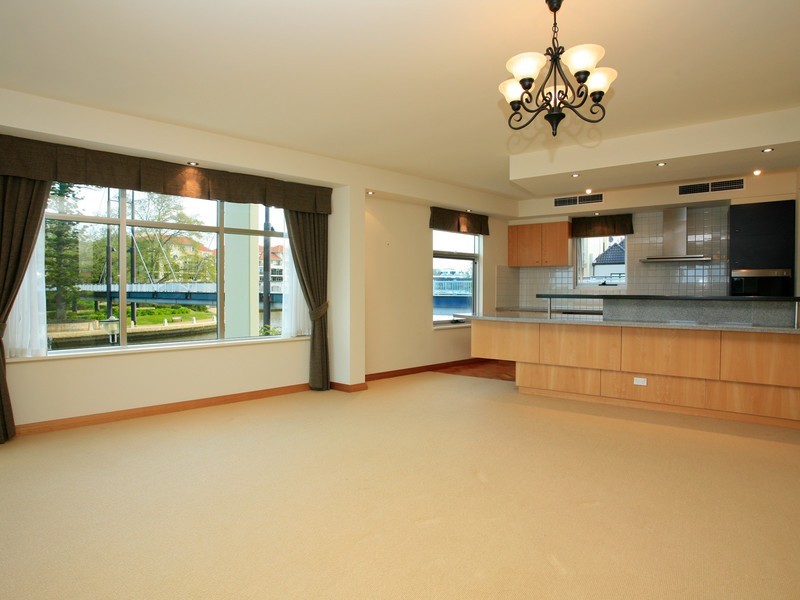 2/1 Henry Lawson Walk, East Perth WA 6004