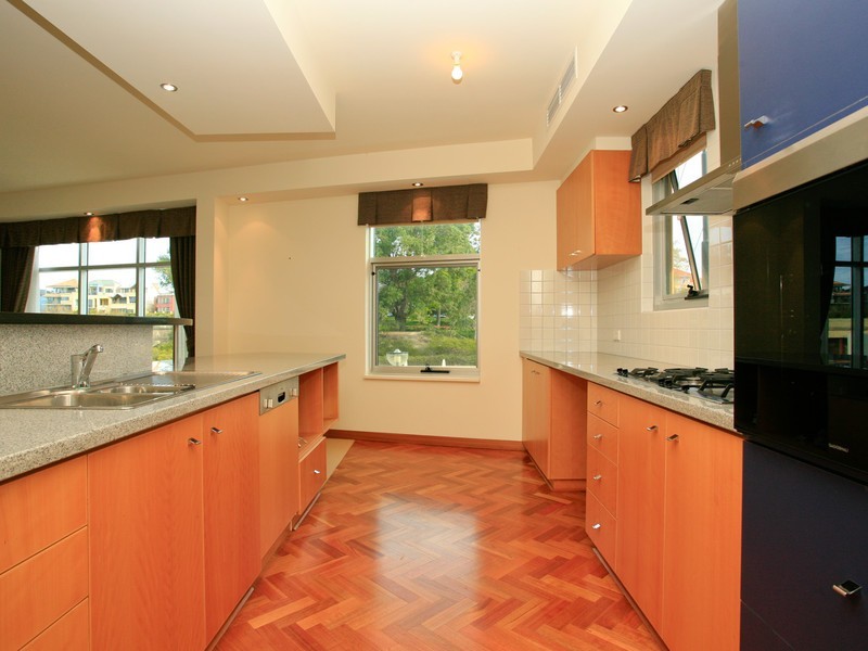 2/1 Henry Lawson Walk, East Perth WA 6004