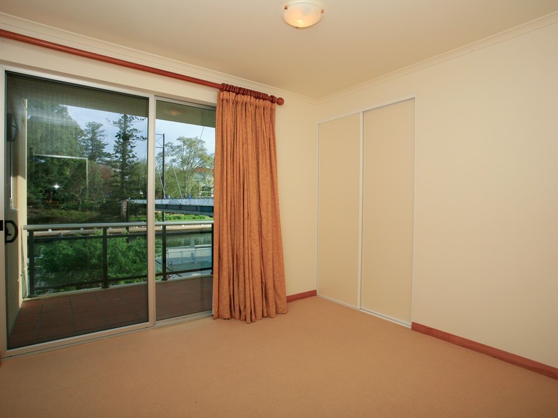 2/1 Henry Lawson Walk, East Perth WA 6004