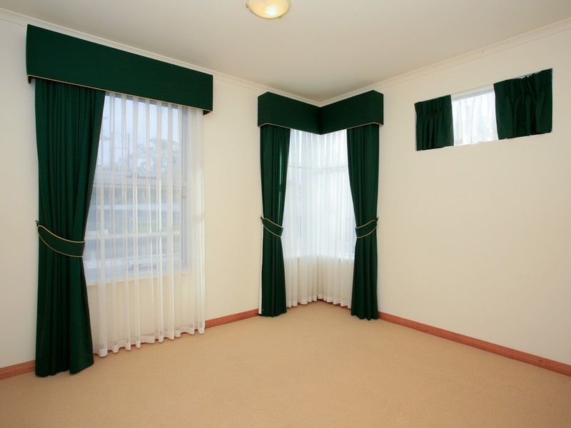 2/1 Henry Lawson Walk, East Perth WA 6004