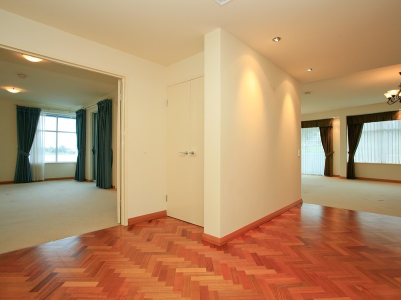 2/1 Henry Lawson Walk, East Perth WA 6004