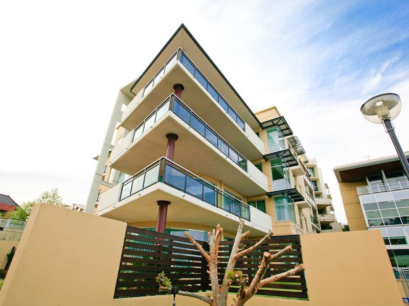 2/1 Henry Lawson Walk, East Perth WA 6004