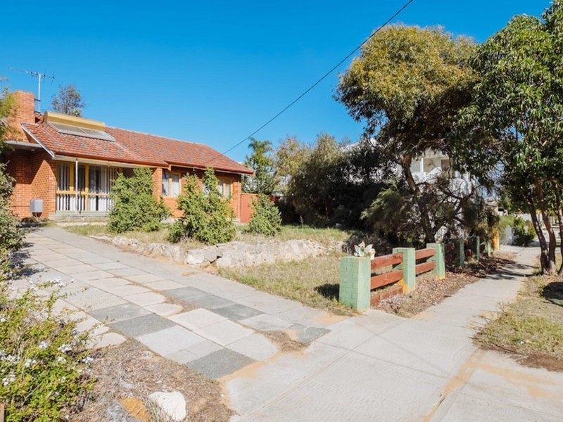17 Fermaner Street, Karrinyup WA 6018