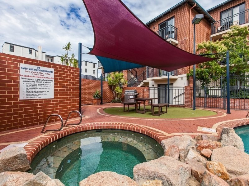 27/7 Bronte Street, East Perth WA 6004