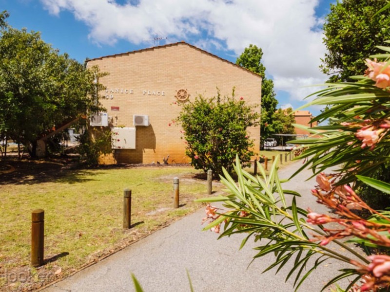 2 J/59 Tenth Avenue, Inglewood WA 6052