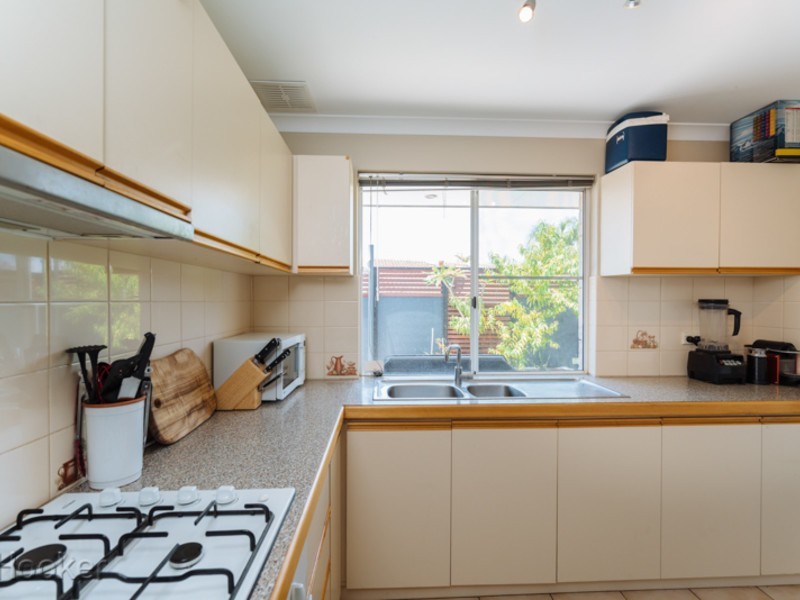 2/96 Green Street, Joondanna WA 6060