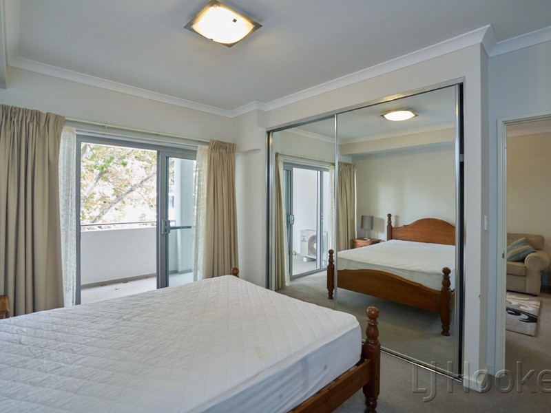 4/180 Stirling Street, Perth WA 6000
