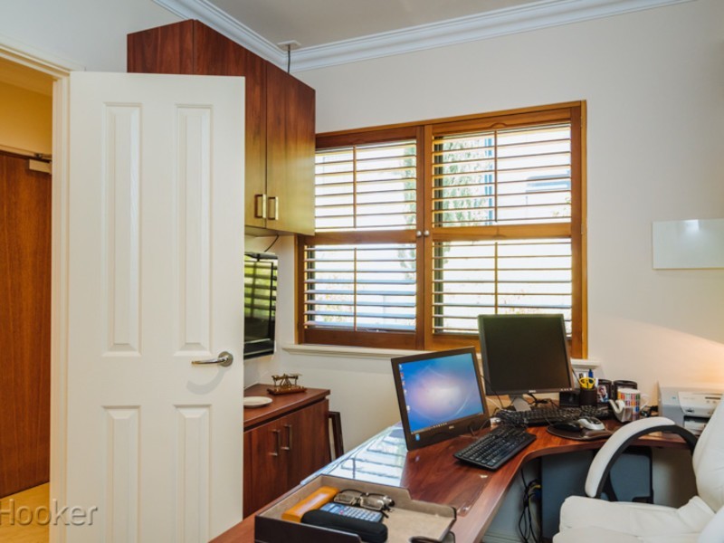 9/35 Haig Park Circle, East Perth WA 6004