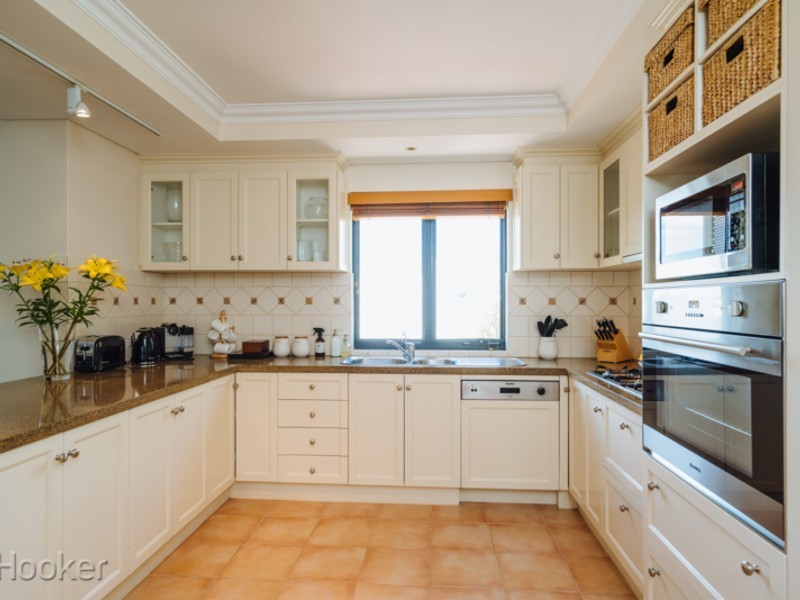 9/35 Haig Park Circle, East Perth WA 6004