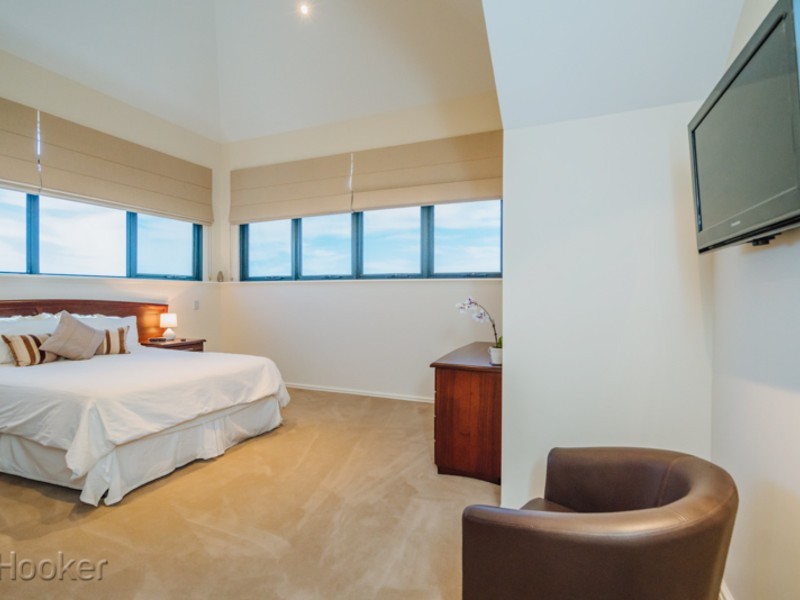 9/35 Haig Park Circle, East Perth WA 6004