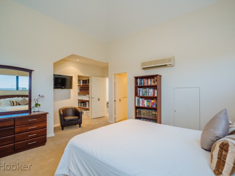 9/35 Haig Park Circle, East Perth WA 6004