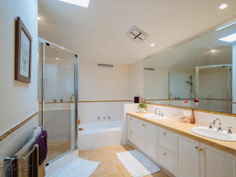 9/35 Haig Park Circle, East Perth WA 6004