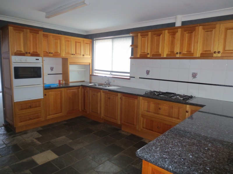 84 Grove Road, Lesmurdie WA 6076