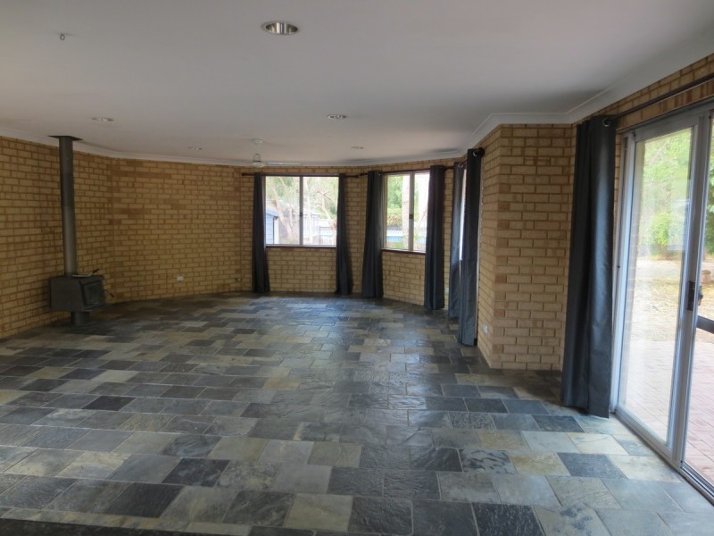 84 Grove Road, Lesmurdie WA 6076