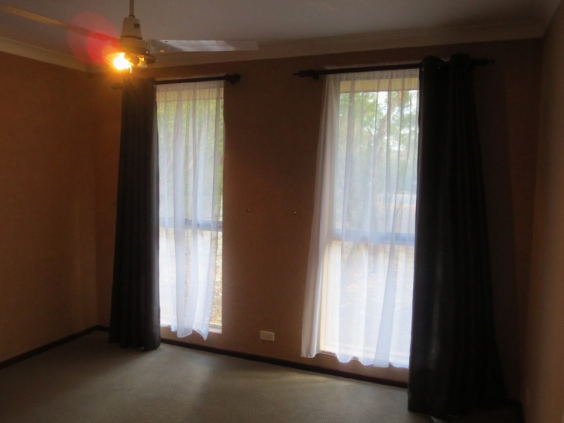 84 Grove Road, Lesmurdie WA 6076