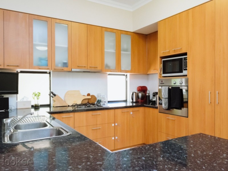 4/42 Gladstone Road, Rivervale WA 6103