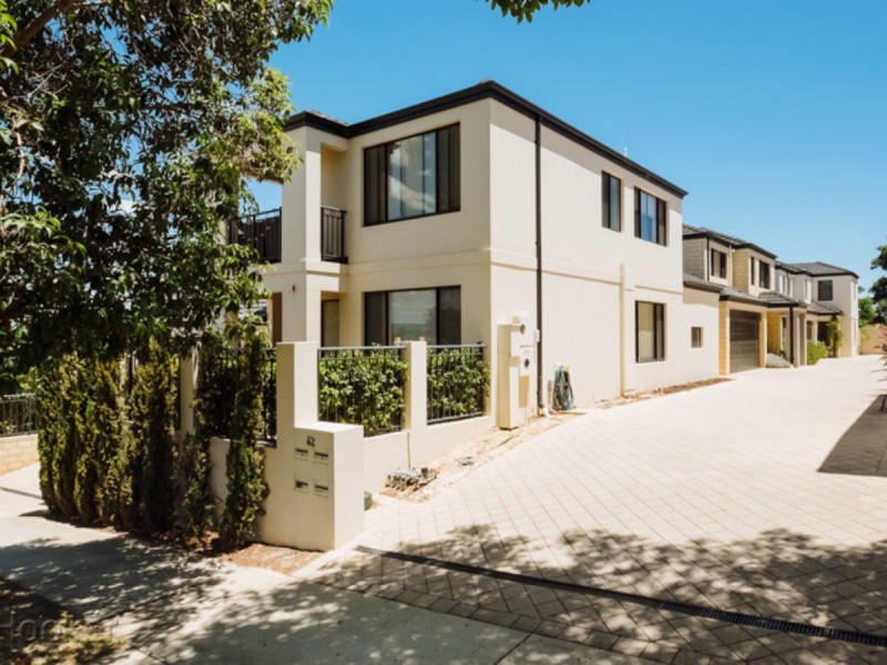 4/42 Gladstone Road, Rivervale WA 6103