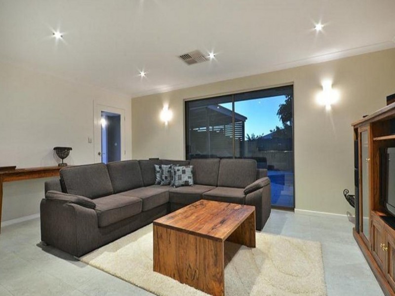 7 Emerald Way, Edgewater WA 6027