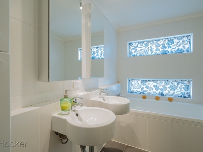 18 Tully Road, East Perth WA 6004