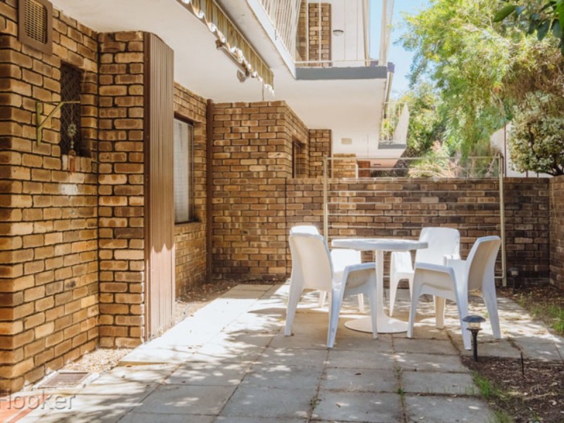 3/2 Waroonga Road, Nedlands WA 6009