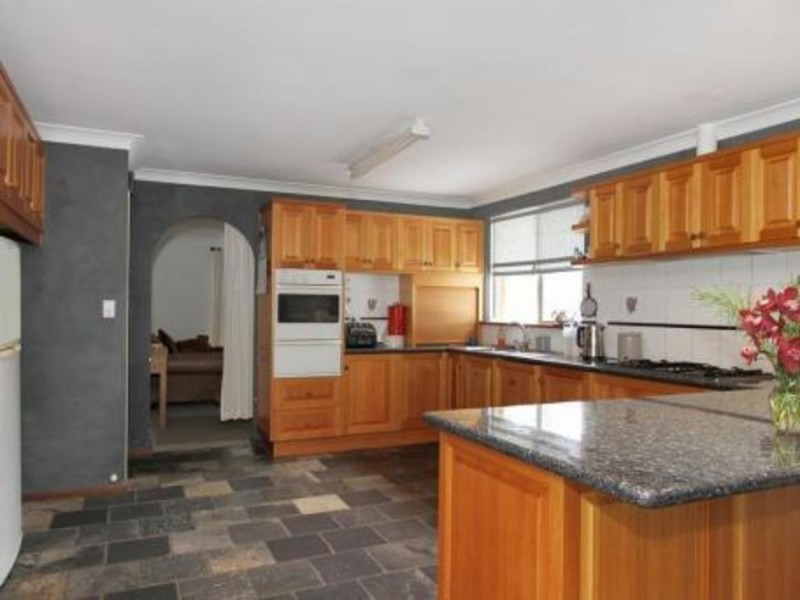 84 Grove Road, Lesmurdie WA 6076