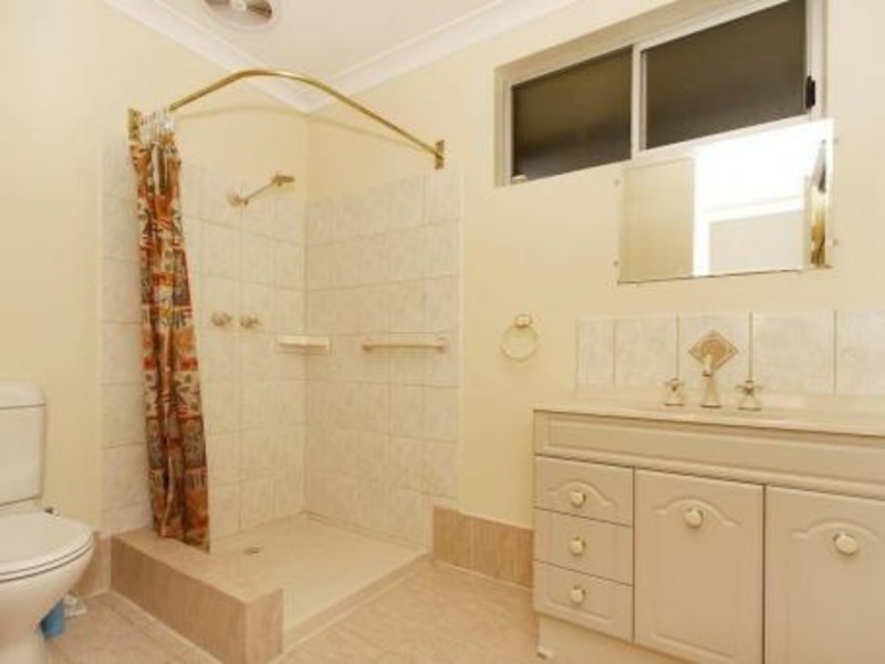 84 Grove Road, Lesmurdie WA 6076