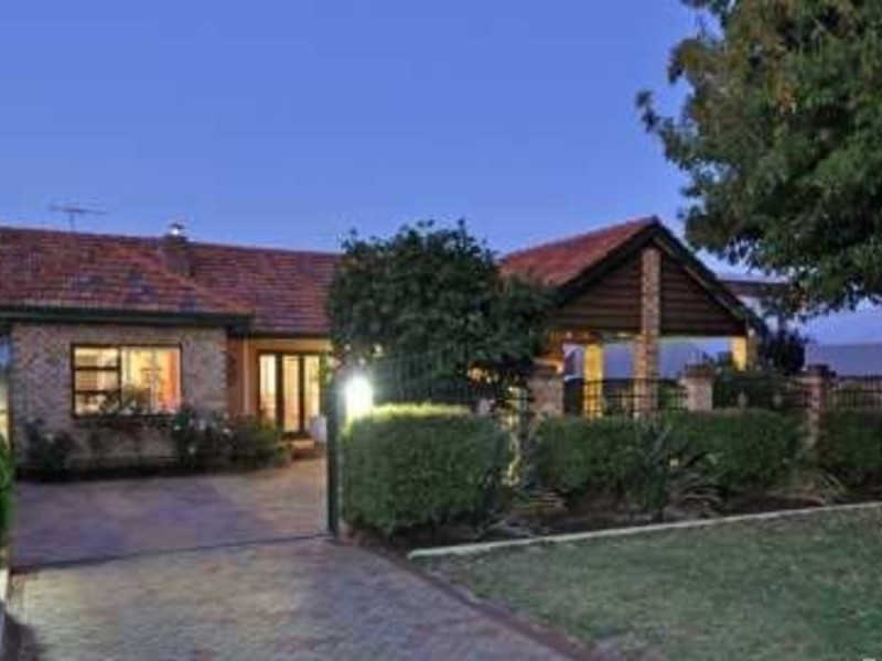 22 Shirley Avenue, Mount Pleasant WA 6153