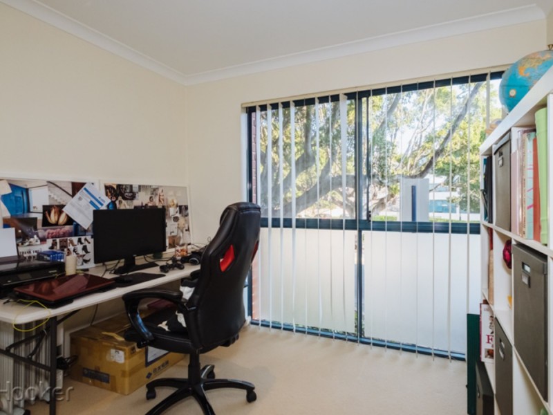 4/22 Saunders Street, East Perth WA 6004