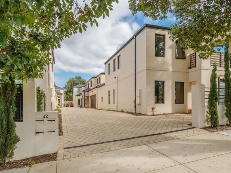 2/42 Gladstone Road, Rivervale WA 6103