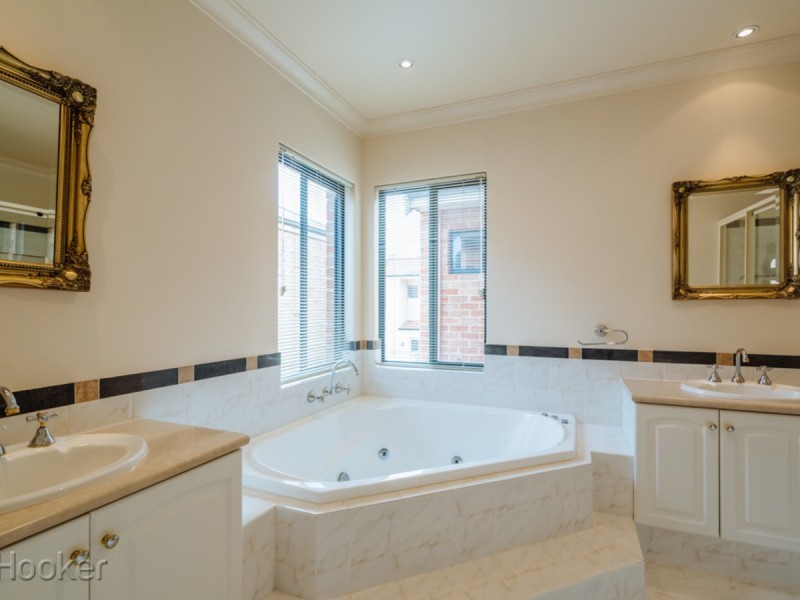 60 Blamey Place, Como WA 6152