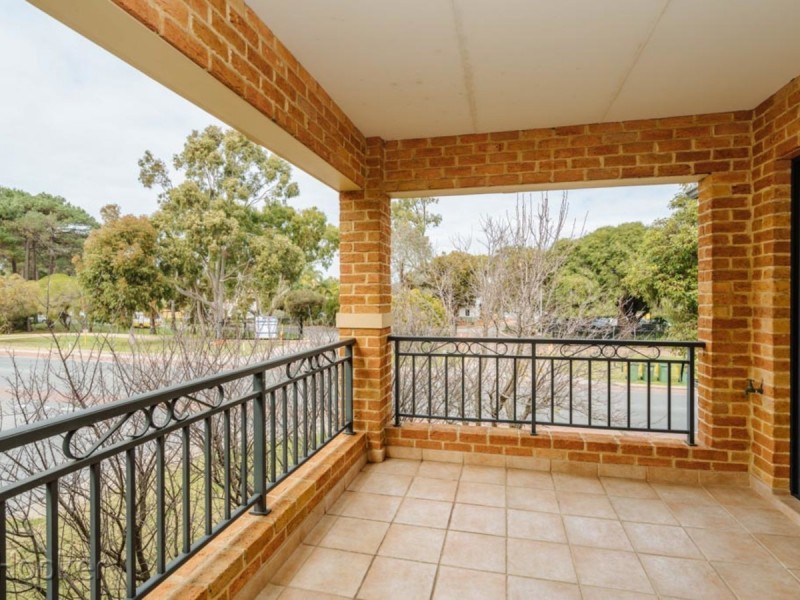 60 Blamey Place, Como WA 6152