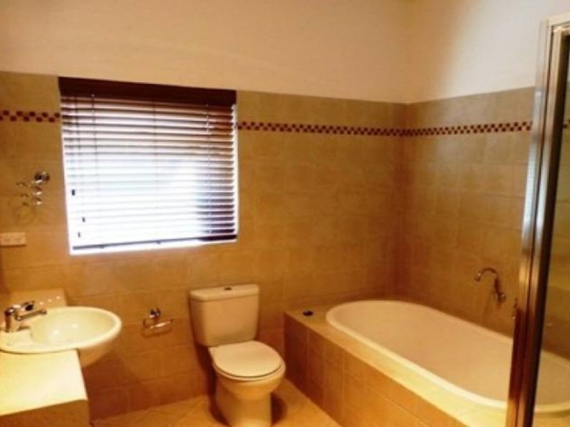 1 Gladstone Street, St James WA 6102