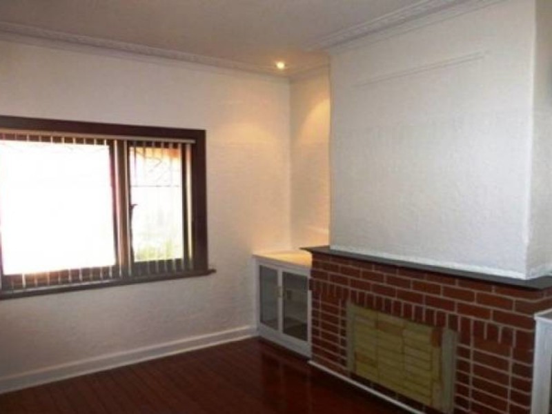 1 Gladstone Street, St James WA 6102