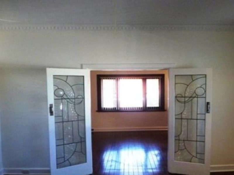 1 Gladstone Street, St James WA 6102