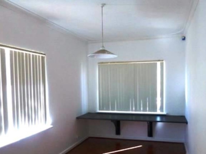 1 Gladstone Street, St James WA 6102