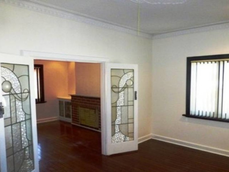 1 Gladstone Street, St James WA 6102