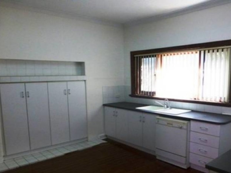 1 Gladstone Street, St James WA 6102