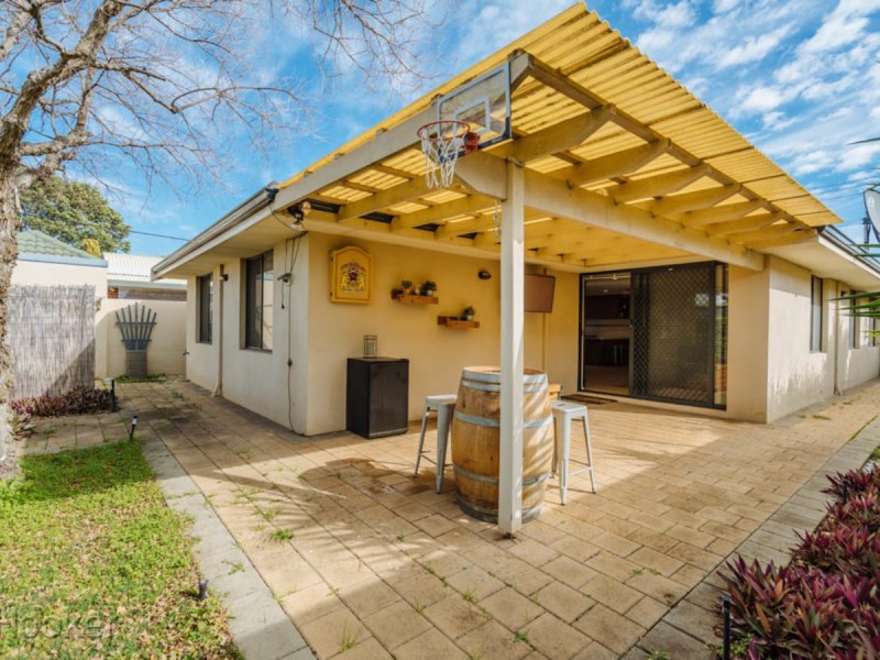 72 Durban Street, Belmont WA 6104