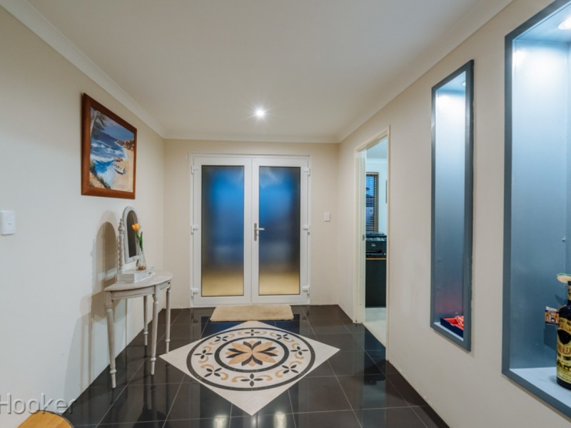 60 Hampshire Drive, Jindalee WA 6036