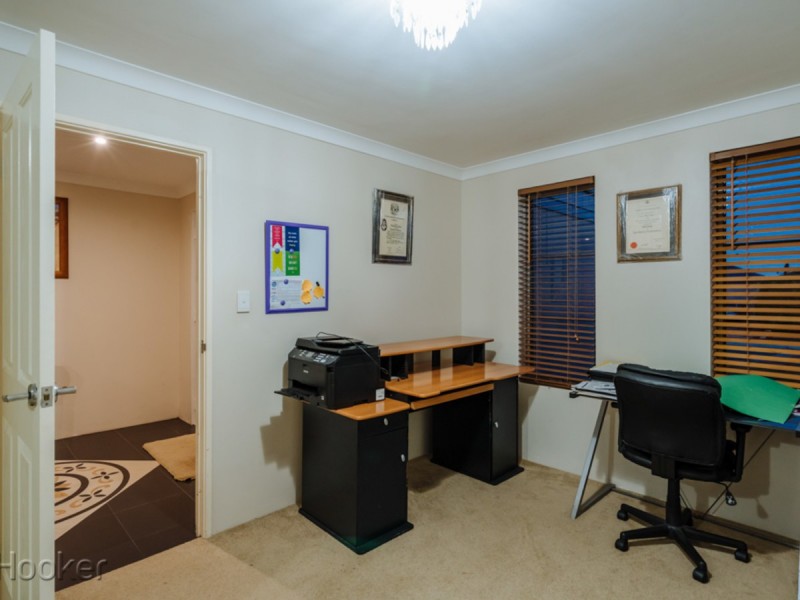 60 Hampshire Drive, Jindalee WA 6036