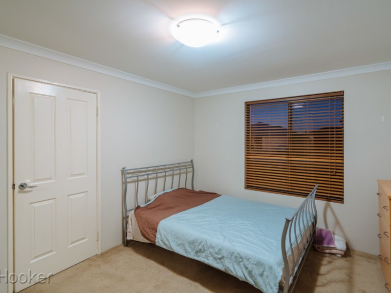 60 Hampshire Drive, Jindalee WA 6036