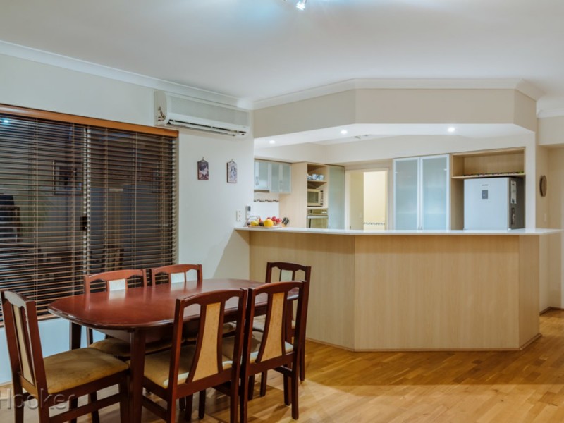 60 Hampshire Drive, Jindalee WA 6036