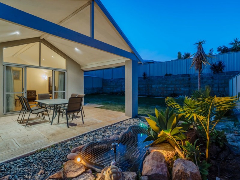 60 Hampshire Drive, Jindalee WA 6036