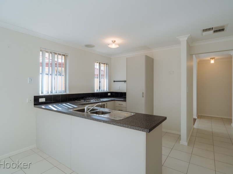 52 lauderdale Ramble, Carramar WA 6031
