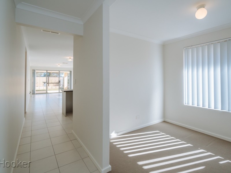 52 lauderdale Ramble, Carramar WA 6031